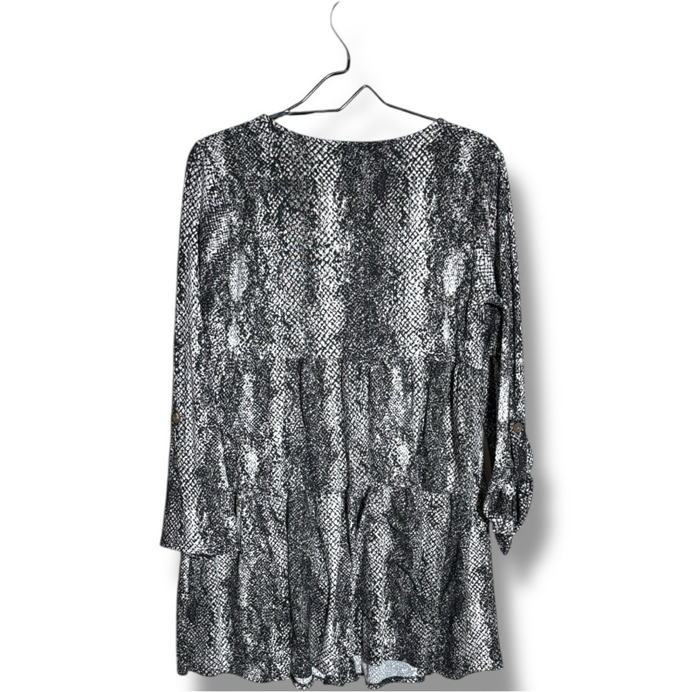 Kenedik Black/White/Gray Scoop Neck Relaxed Tiered 3/4 Sleeve Tunic/Mini Dress - Picture 16 of 16